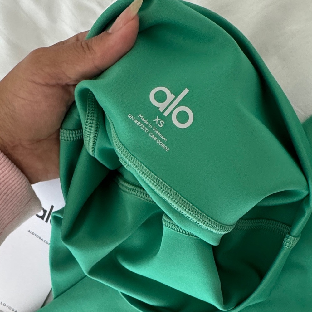 ALO Yoga Emerald Green Leggings - Picture 3 of 3